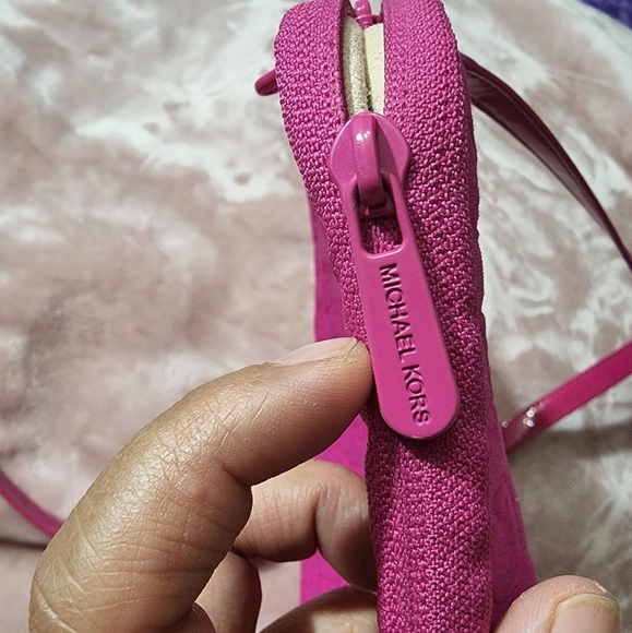 MK Pink tablet/ipad/laptop bag - Picture 4 of 11